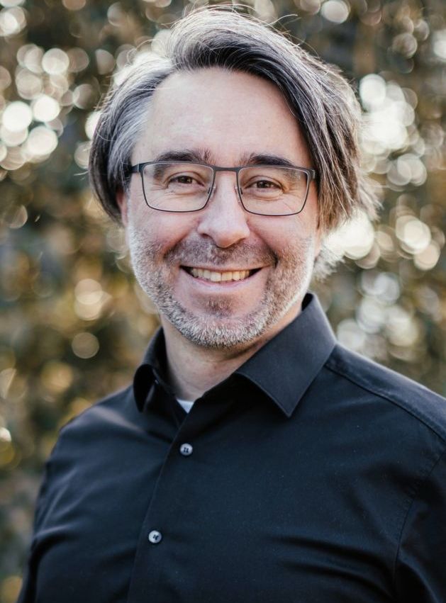 Hermann Edtmayer – Porträt mit Naturhintergrund. Copyright: echtlebenswert 